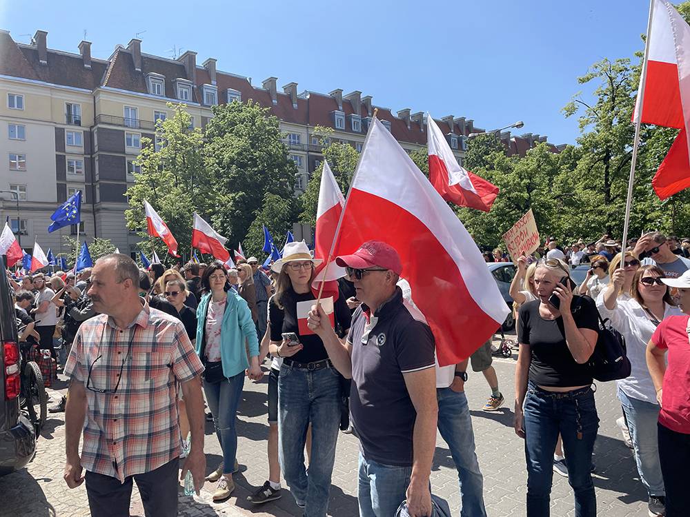 Polonya'da son yılların en büyük siyasi protestosu 3